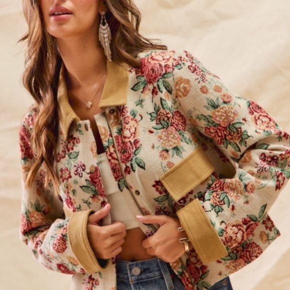 SM258–So Me Floral Beige Blazer - Picture 2 of 4